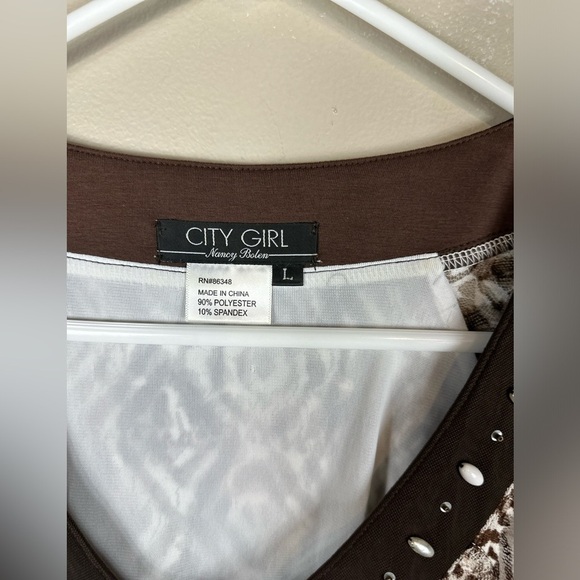 City girl Nancy bolen large  23 p2p  27” shortest. 33” longest side  preowned - Picture 4 of 8